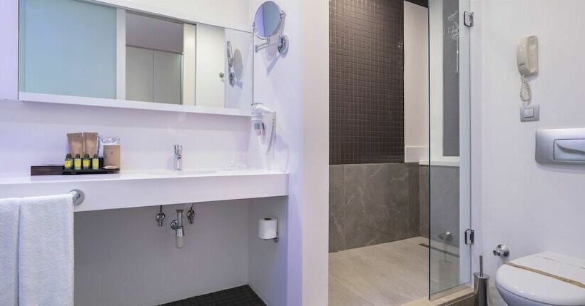 اتاق سوپریور, Nirvana Cosmopolitan Hotel Convention & Sports Center