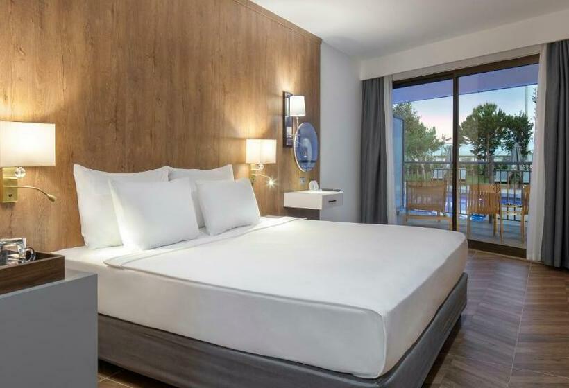 سوییت خانوادگی, Nirvana Cosmopolitan Hotel Convention & Sports Center