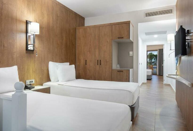 سوییت خانوادگی, Nirvana Cosmopolitan Hotel Convention & Sports Center