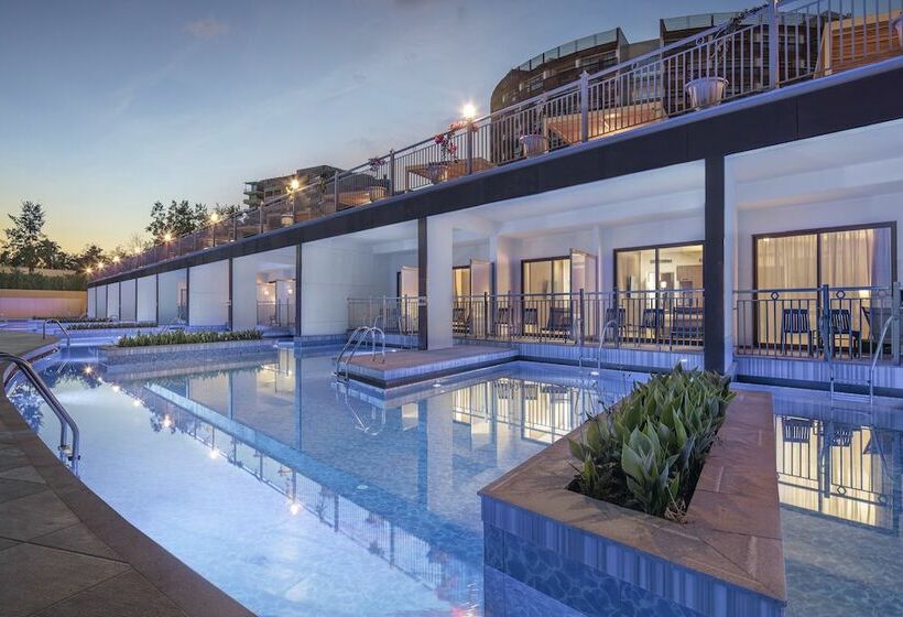 سوییت خانوادگی, Nirvana Cosmopolitan Hotel Convention & Sports Center