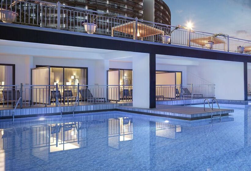 سوییت خانوادگی, Nirvana Cosmopolitan Hotel Convention & Sports Center