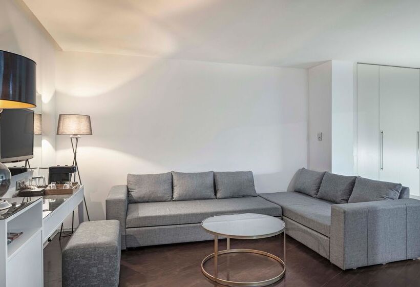 سوییت خانوادگی, Nirvana Cosmopolitan Hotel Convention & Sports Center