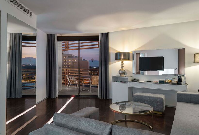 سوییت خانوادگی, Nirvana Cosmopolitan Hotel Convention & Sports Center