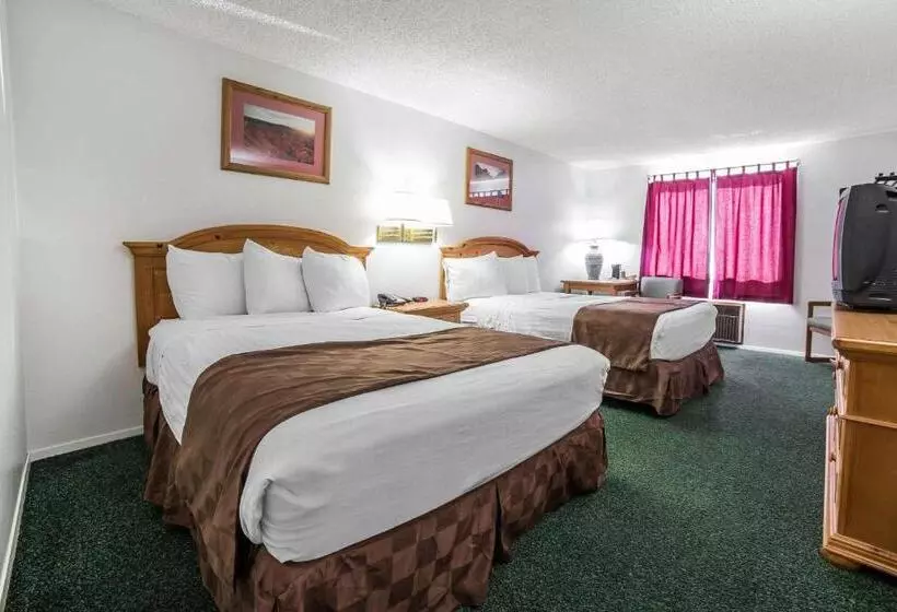 ２ダブルベッドのスタンダードルーム, Rodeway Inn Bryce Canyon
