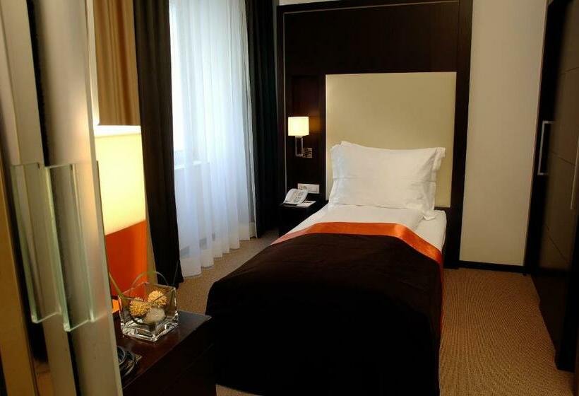 اتاق سوپریور یک تخته, The Levante Parliament A Design