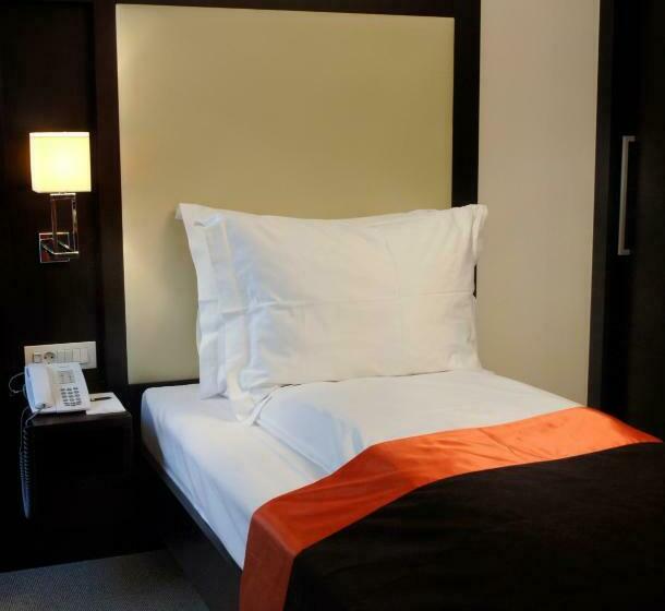 اتاق سوپریور یک تخته, The Levante Parliament A Design