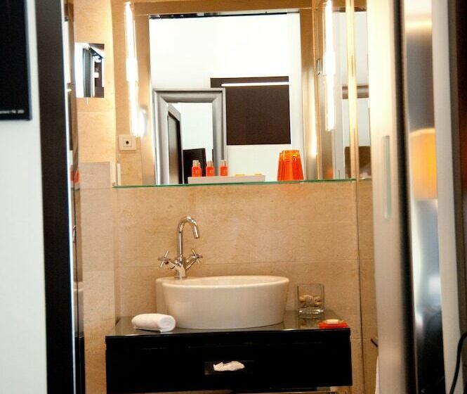 اتاق سوپریور یک تخته, The Levante Parliament A Design