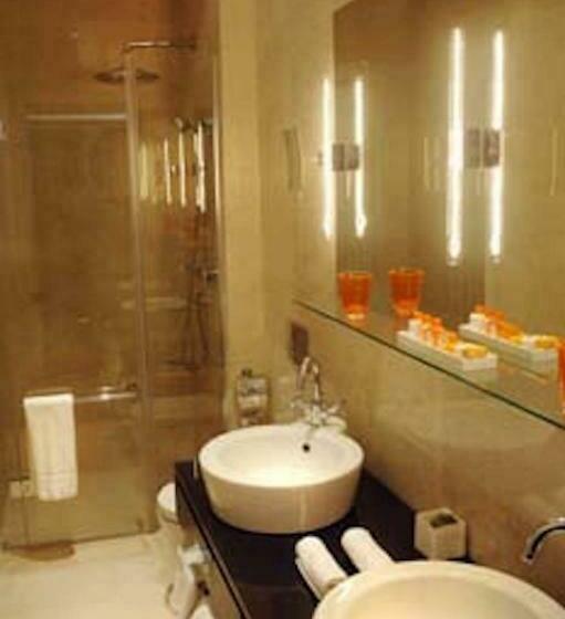 سوییت جونیور, The Levante Parliament A Design