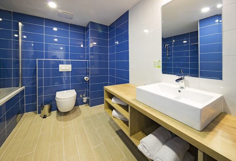 발코니 수피리어 룸, Aminess Port9 Hotel