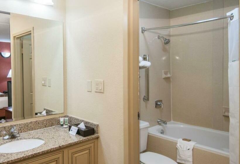 جناح, Governors Suites Hotel Oklahoma City Airport Area