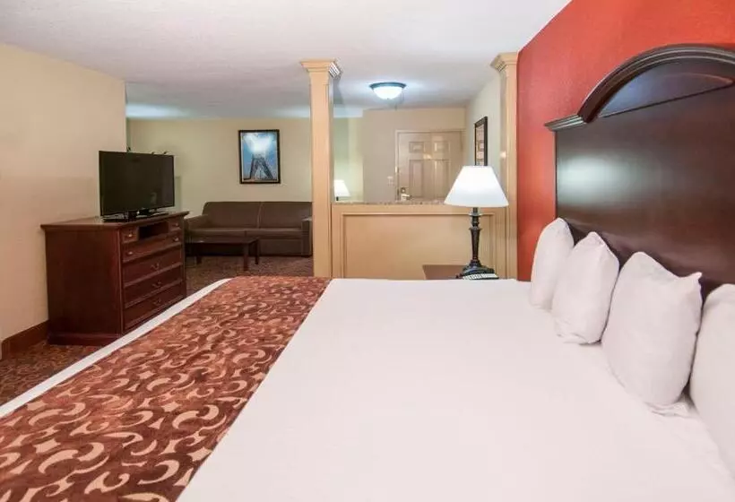 Sviitti King-vuode, Governors Suites Hotel Oklahoma City Airport Area