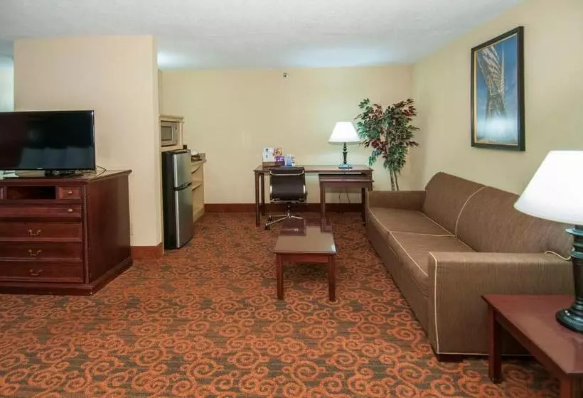 Sviitti King-vuode, Governors Suites Hotel Oklahoma City Airport Area