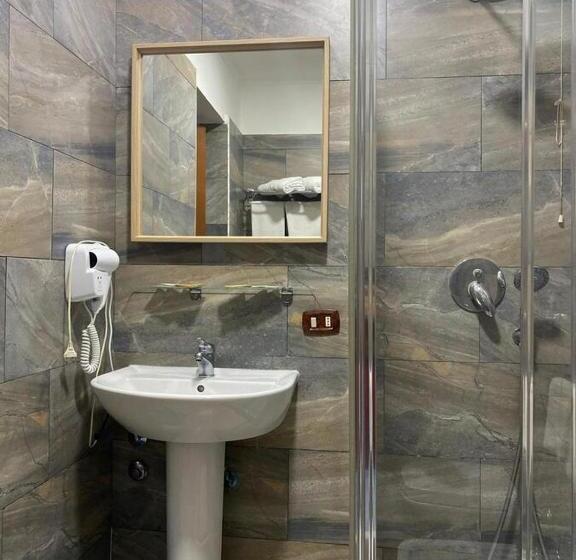 اتاق سوپریور خانوادگی, Federico Ii