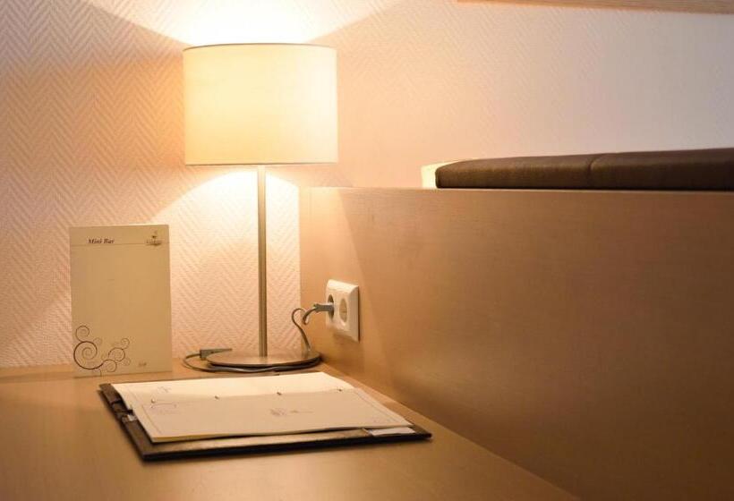 标准工作室, Flamingo Grand Hotel & Spa