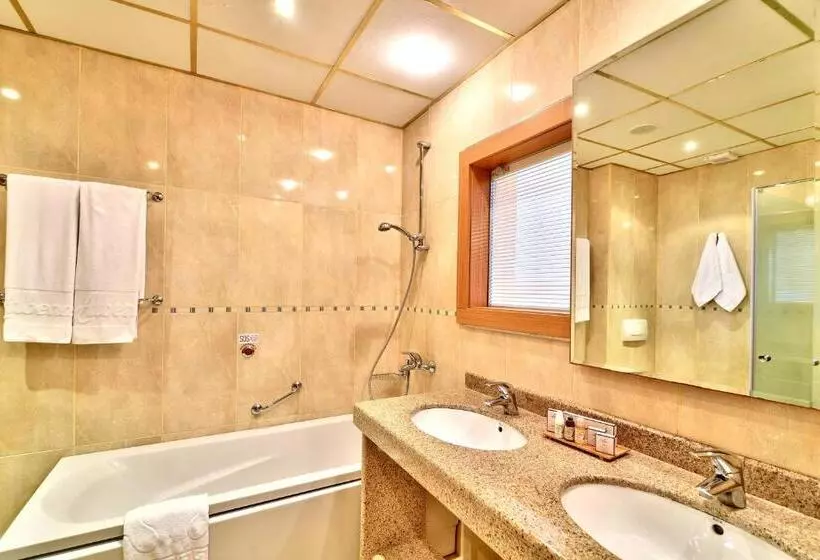 استودیو اجرایی, Flamingo Grand Hotel & Spa