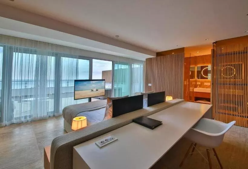 1 Bedroom Penthouse Apartment, Flamingo Grand Hotel & Spa