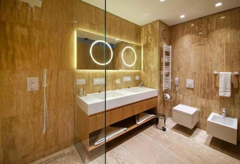 1 Bedroom Penthouse Apartment, Flamingo Grand Hotel & Spa