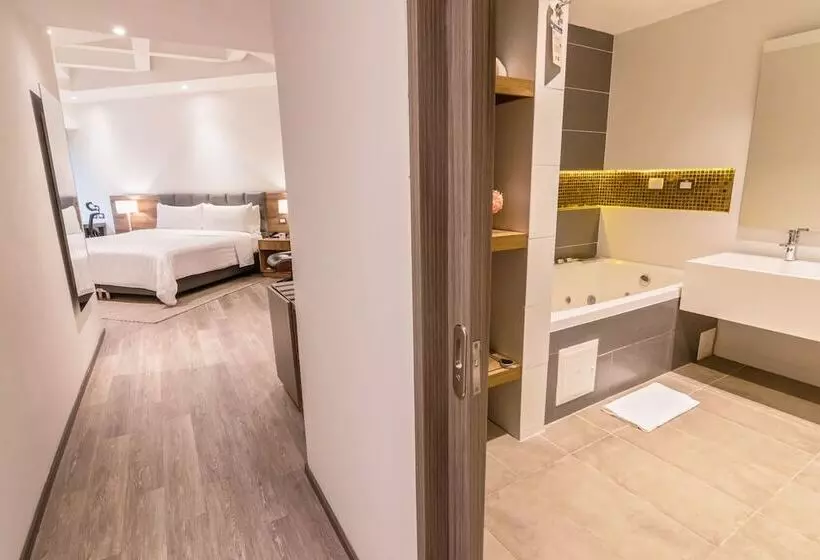 سوییت جونیور, Ghl Hotel Portón Medellín