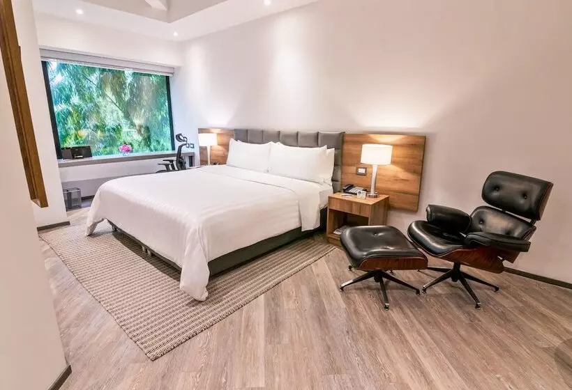 سوییت جونیور, Ghl Hotel Portón Medellín