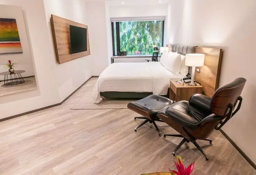 سوییت جونیور, Ghl Hotel Portón Medellín