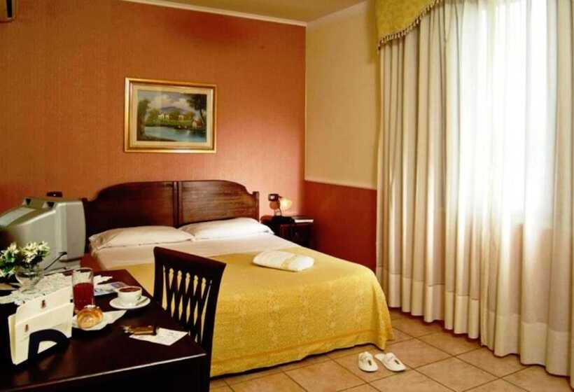 Economy Triple Room, Federico Ii