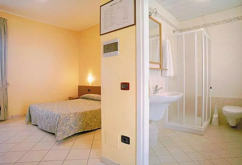 Economy Triple Room, Federico Ii