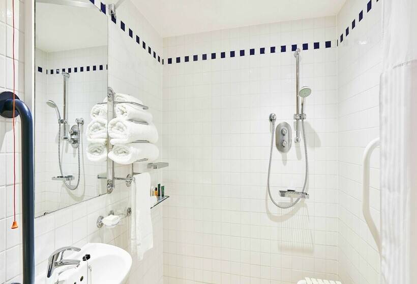 Номер Стандарт, Hilton Garden Inn Birmingham Brindleyplace