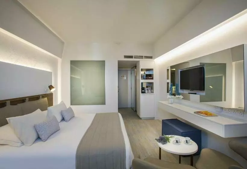 اتاق سوپریور با چشم‌انداز جانبی دریا, Lordos Beach Hotel & Spa