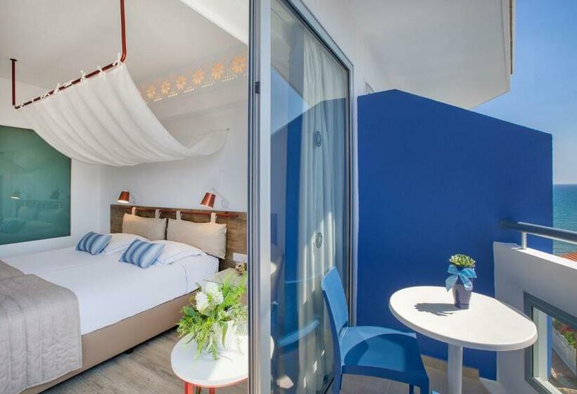 חדר סופריור צדדי נוף לים, Lordos Beach Hotel & Spa