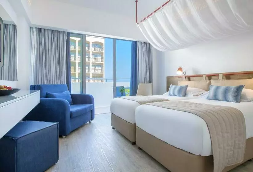 اتاق سوپریور با چشم‌انداز جانبی دریا, Lordos Beach Hotel & Spa