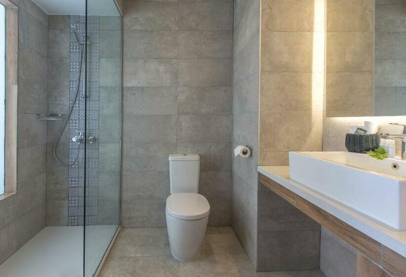 سوئیت جونیور خانوادگی, Lordos Beach Hotel & Spa