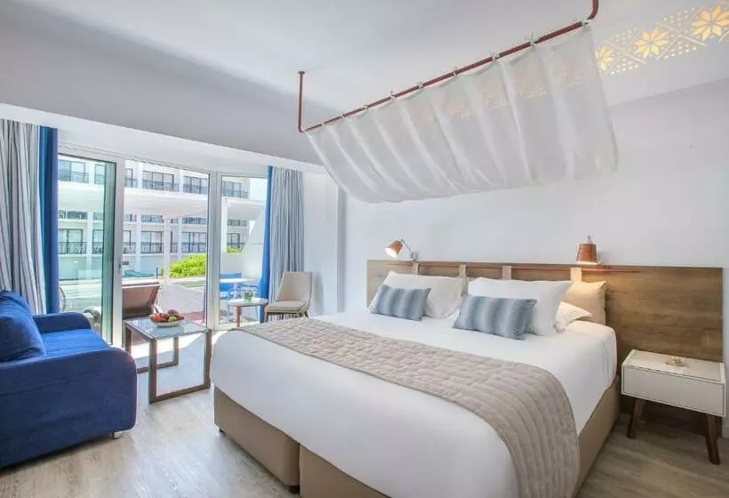 سوئیت جونیور خانوادگی, Lordos Beach Hotel & Spa