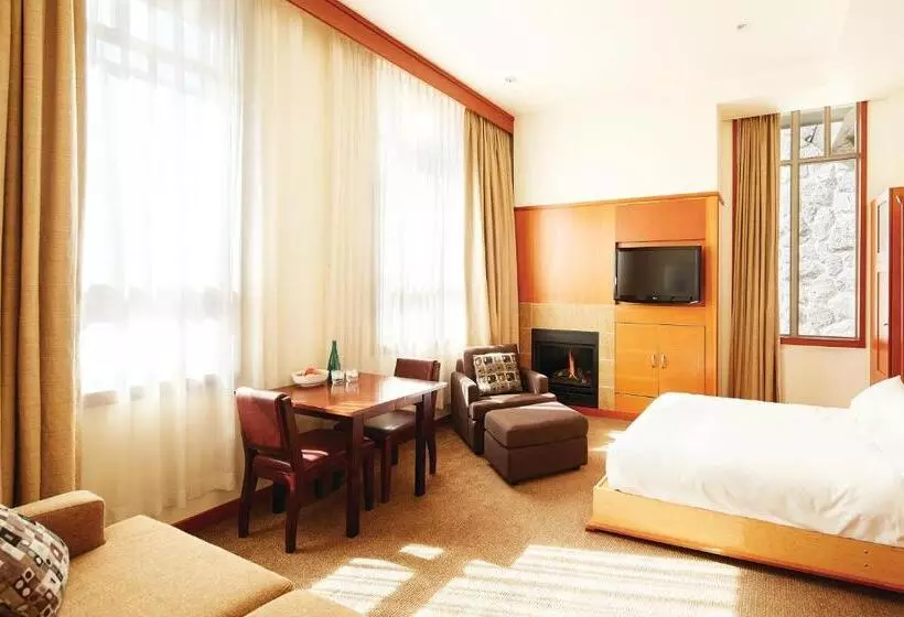 استودیوی استاندارد, Pan Pacific Whistler Village Centre