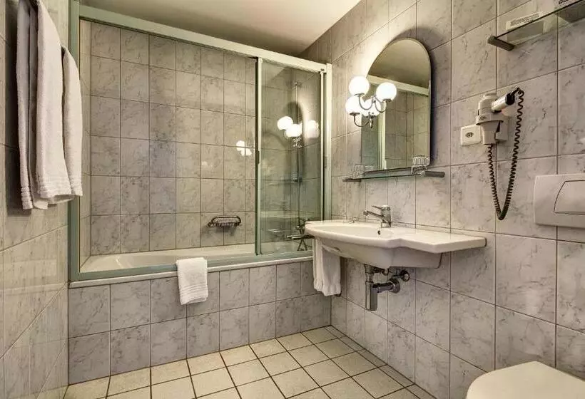 Standard Room, Parkhotel Schwert
