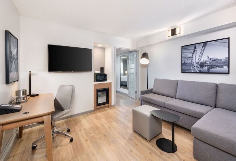 سوییت, Radisson Hotel Seattle Airport