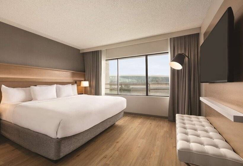 سوییت, Radisson Hotel Seattle Airport