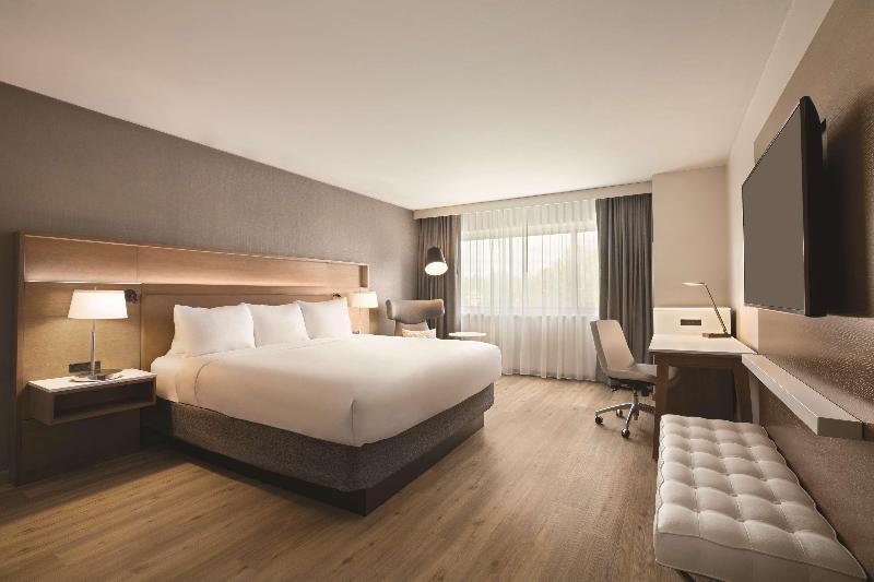 Standard Szoba King Size Bed, Radisson Hotel Seattle Airport