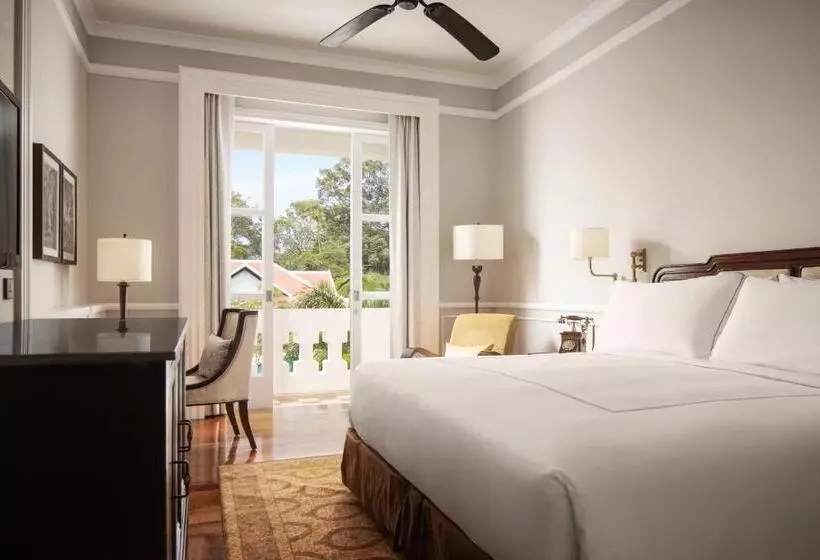 キングサイズベッドのスタンダードルーム, Raffles Grand Hotel D Angkor