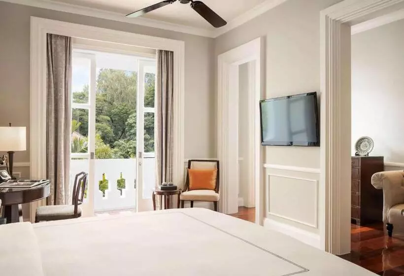キングサイズベッドのスイートルーム, Raffles Grand Hotel D Angkor