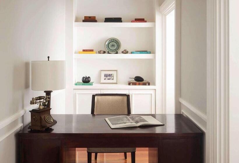 套房带园景, Raffles Grand Hotel D Angkor