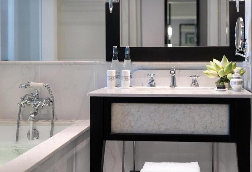 标准间带游泳池, Raffles Grand Hotel D Angkor