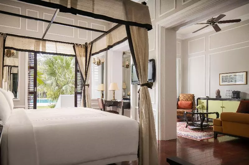 キングサイズベッドのスイートルーム, Raffles Grand Hotel D Angkor