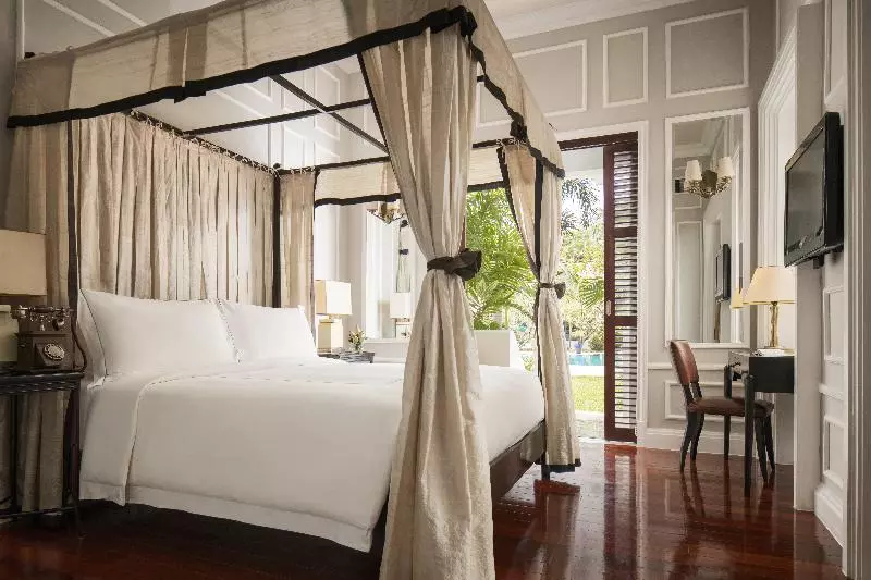キングサイズベッドのスイートルーム, Raffles Grand Hotel D Angkor