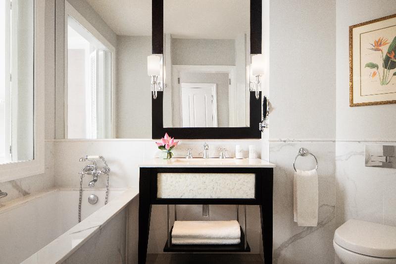 标准间带游泳池, Raffles Grand Hotel D Angkor