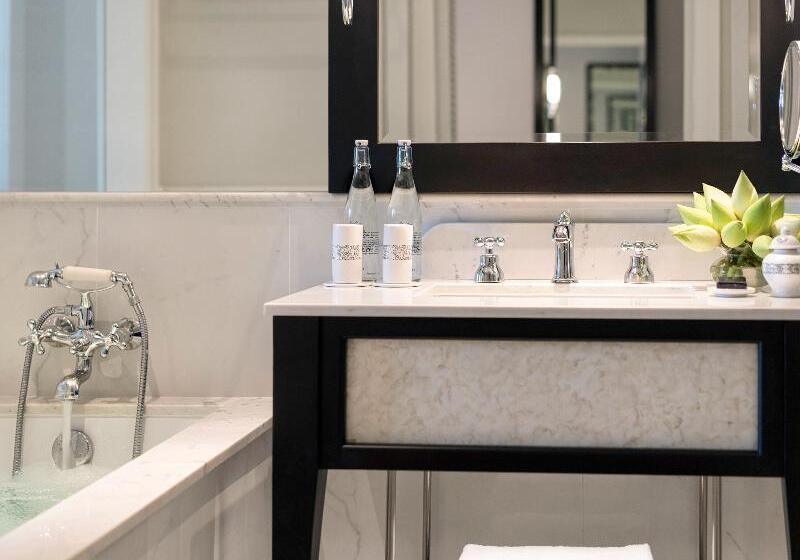 标准间带游泳池, Raffles Grand Hotel D Angkor