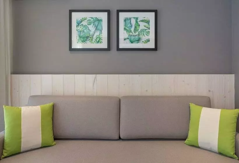 اتاق خانوادگی پایه, Ap Adriana Beach Resort