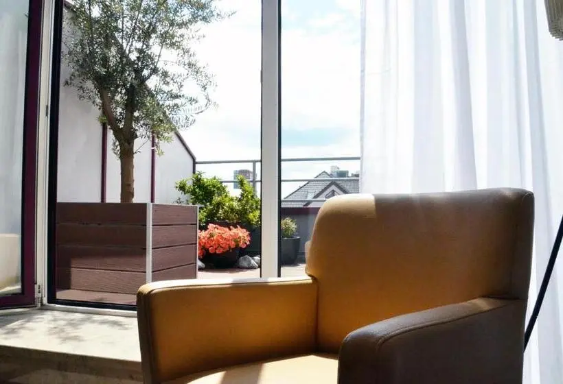 バルコニー付きデラックスルーム, Bristol Hotel Frankfurt City