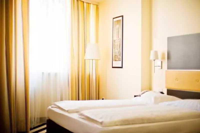 スタンダードルーム, Bristol Hotel   Frankfurt City