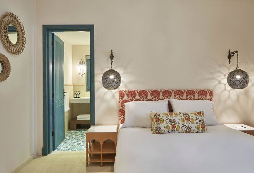 اتاق پرمیوم, Ali Pasha