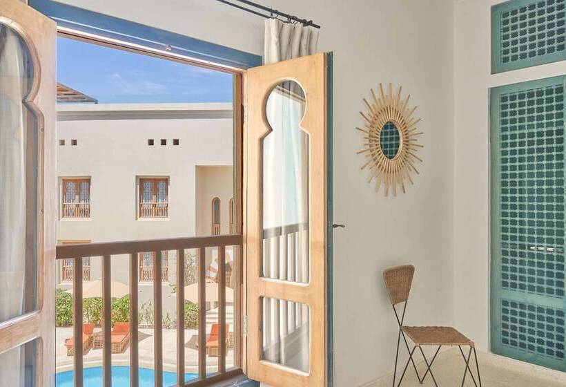 سوییت جونیور, Ali Pasha